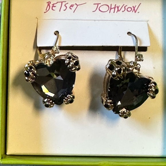 Betsey Johnson Black Heart Earrings - Picture 2 of 3